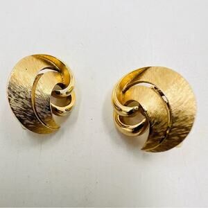 Trifari Vintage Gold Tone Clip On Earrings MCM Mid Century Statement Glam